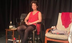 Tiyatromans’tan sert gerçekçi bir kadın oyunu