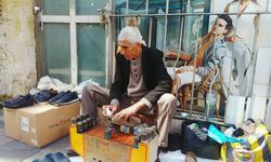 Mersin’de bayram yoğunluğu sokaklara yansıdı: Esnafın mesaisi sürüyor