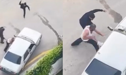 Taşlarla araçlara saldırdılar: Kavga anları kamerada