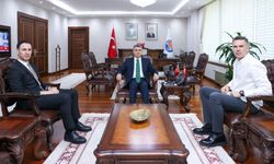 Mersin Valisi Atilla Toros’tan Çimsa ÇBK Mersin’e destek