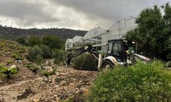 Mersin’de sağanak sonrası sel: Yollar kapandı, belediye ekipleri sahada