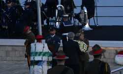 Anzak askerleri "Şafak Ayini" ile anıldı