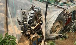 Kontrolden çıkan traktör seraya devrildi: Sürücü hayatını kaybetti