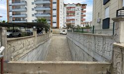 Yolu kısaltmak isterken apartman boşluğuna düştü