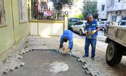 Akdeniz’de asfalt ve kaldırım yenileme çalışmaları