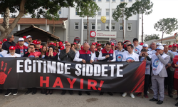 Antalya'da okullara yapılan saldırılar protesto edildi