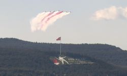 Çanakkale'de Türk Yıldızları'ndan gösteri uçuşu