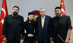 Cumhurbaşkanı Erdoğan, 'Ay Yola' müzik grubu ile bir araya geldi