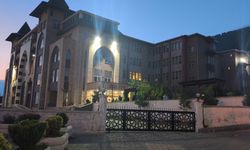 Deprem davasında 'şov' tartışması gerginliğe neden oldu; 1 tahliye