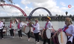 Su korteji Adana karnavalına renk kattı