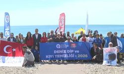 Konyaaltı Sahili’nde deniz dibi ve kıyı temizliği
