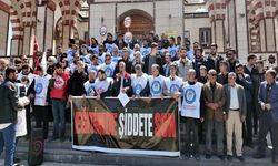 Yaşamını yitiren öğretmen ve öğrenciler için gıyabi cenaze namazı kılındı