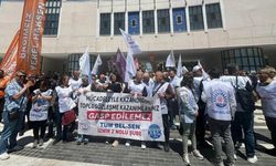 Belediyede çalışan memurlar iş bırakma eylemi yaptı