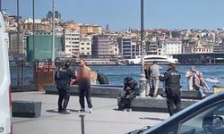 Fatih’te büfeden aldığı döner bıçağıyla kendisini yaraladı