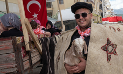 Festival geleneksel Yörük göçü ile başladı