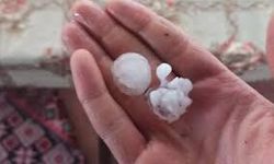 Silifke’deki dolu tarım arazilerinde hasara yol açtı