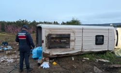 İşçileri taşıyan minibüs takla attı