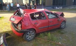 Kontrolden çıkan otomobil 20 metre yükseklikten düştü