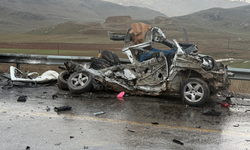 Malatya'da otomobil ile TIR çarpıştı: 3 ölü, 1 yaralı