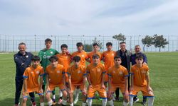 Yenişehir Belediyesi U-15 takımı zirvede
