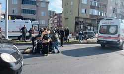 Otomobilin çarptığı üniversite öğrencisi yaralandı; kaza anı kamerada