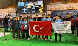 Türk öğrenciler, Yunanistan'da yapılan robot olimpiyatında 1'inci oldu