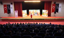 Toroslar ‘da çocuklara “teknoloji bağımlılığı” tiyatroyla anlatıldı