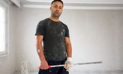 Hayatını inşaatta kazıyor, geleceğini üniversitede kuruyor