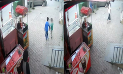 Kediye bıçakla zarar veren çocuklar kendilerini uyaran kadının üzerine yürüdü