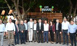 Ananas Cafe Mezitli Demokrasi Meydanında Yeniden Açıldı