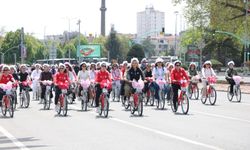 Anneler Günü'nde aileler Kayseri’de pedal çevirdi
