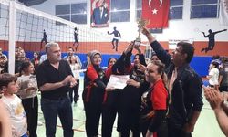 "Evimin Sultanları Anneler Günü Voleybol Turnuvası" yapıldı