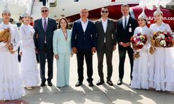 Almatı'dan Gazipaşa-Alanya Havalimanına ilk uçak seferi "su takı" seremonisiyle karşılandı