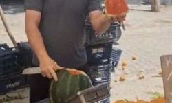 Pazarcının "Vekaletli karpuz kesimi" gülümsetti