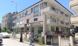 Korku apartmanında yaşamak zorundalar