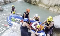 Ayağı kırılan turiste film gibi yaralı tahliyesi