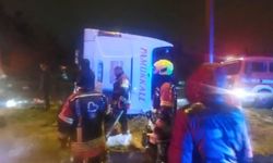 Yolcu otobüsü devrildi; 3 ölü, 31 yaralı