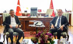 Seçer: “Bu zor günlerde partimizin yanında olmak zorundayız”