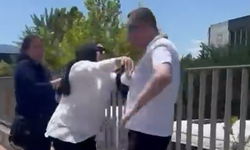Kadını darbeden erkeği, başka bir kadın iterek uzaklaştırdı; o anlar kamerada