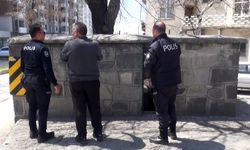 'Öksürük Baba Türbesi’nde define aradılar