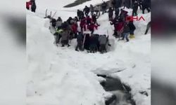 Çığ altında kalan çobanın cansız bedenine ulaşıldı