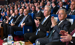 Mansur Yavaş tarihi kentler birliği’nde yeniden başkan seçildi