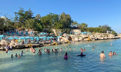 Tatilin son dakikalarını plajda saniye saniye değerlendirdiler