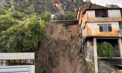 Hatay'da Asi Nehri taştı: Köprü ve yollar çöktü