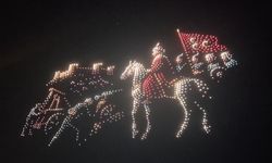 İstanbul’un fethinin 573. yıl dönümüne özel 1453 dronla ışık gösterisi