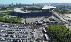 Kanye West konseri öncesi stadyum çevresindeki yoğunluk havadan görüntülendi