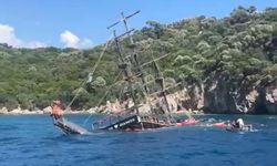 Marmaris’te tur teknesi battı, 110 yolcu tahliye edildi