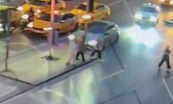Üzerine trafik ışığı devrilen turist hayatını kaybetti