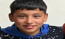 Devrilen traktörün altında kalan çocuk, yaşamını yitirdi