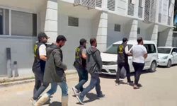 Kendisini polis olarak tanıtan dolandırıcılar yakalandı